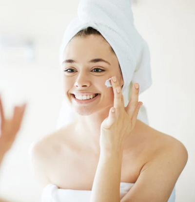Utiliza mañana y noche para complementar tu rutina facial.
